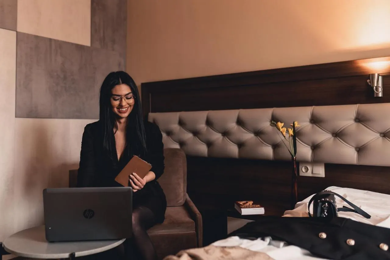 Business Hotel Plowdiw 3*,