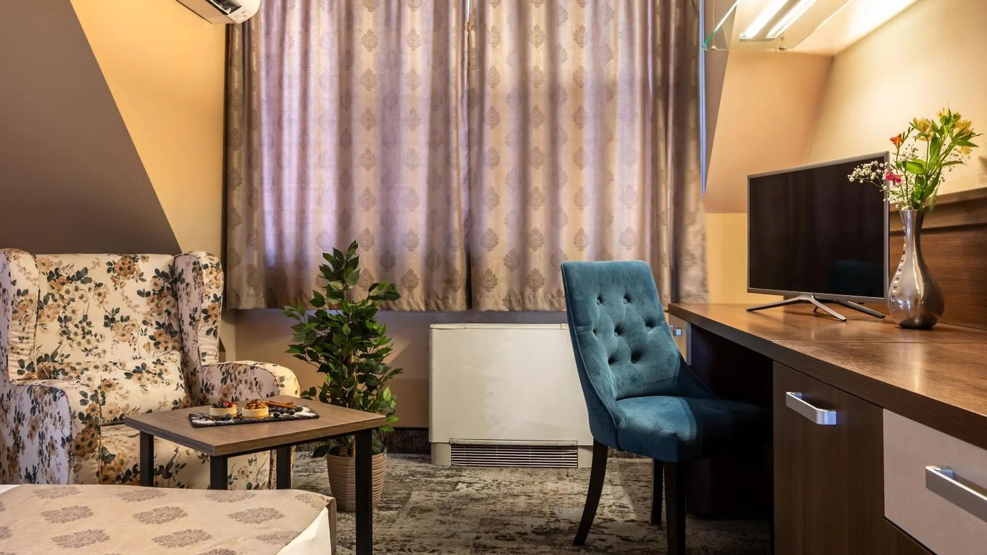Business Hotel Plovdiv - Central Location